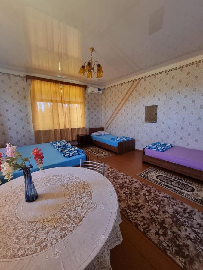 Гостевой дом у Олега Золотой берег Гудаута Экстерьер фото